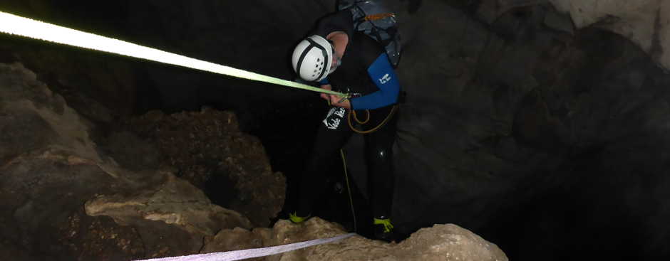 Canyoningurlaub, Höhle Sardinien